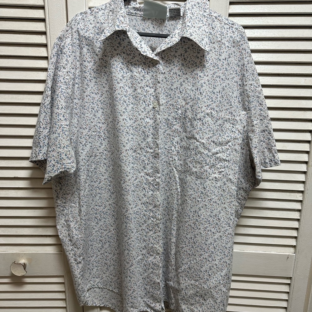 Men’s floral short sleeve button up
